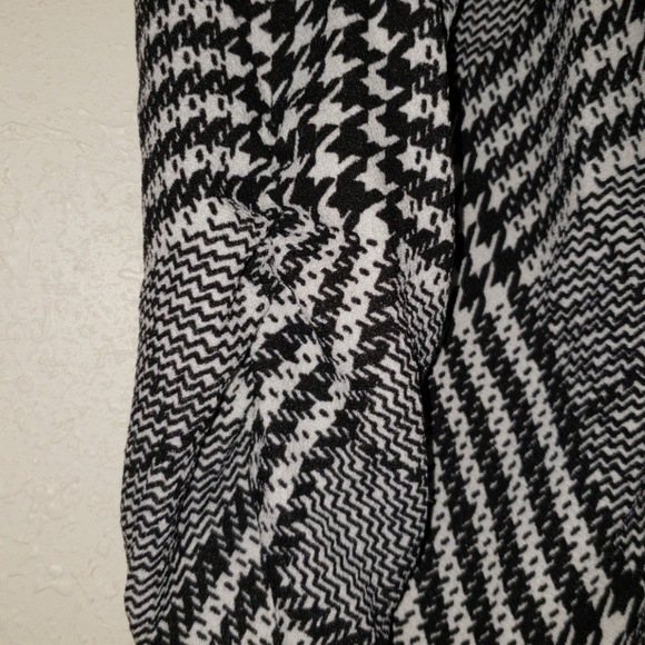 Blazer - Picture 3 of 5